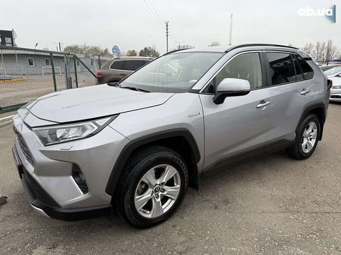 Toyota RAV4 2019 - фото 2