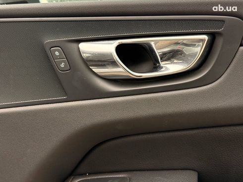 Volvo XC60 2018 серый - фото 35