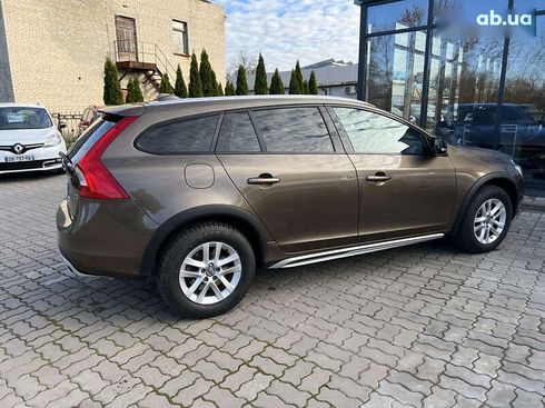 Volvo V60 Cross Country 2017 - фото 13