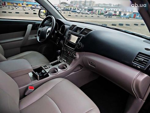 Toyota Highlander 2013 - фото 18