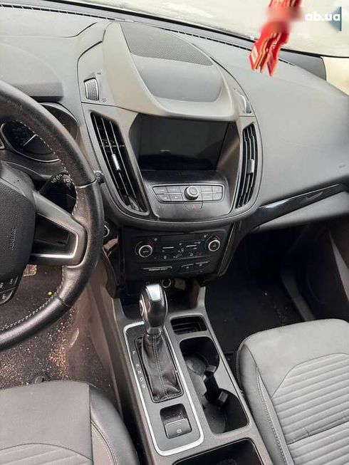 Ford Escape 2018 - фото 15