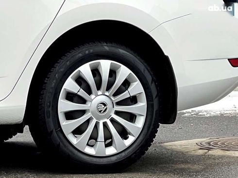 Skoda Fabia 2021 - фото 16