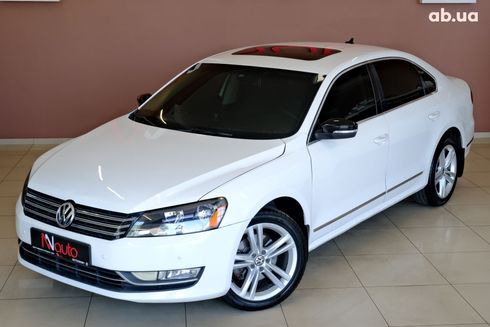 Volkswagen Passat 2014 белый - фото 2