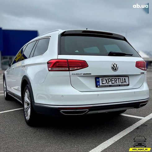 Volkswagen passat alltrack 2017 - фото 5