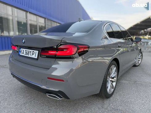 BMW 5 серия 2021 - фото 13