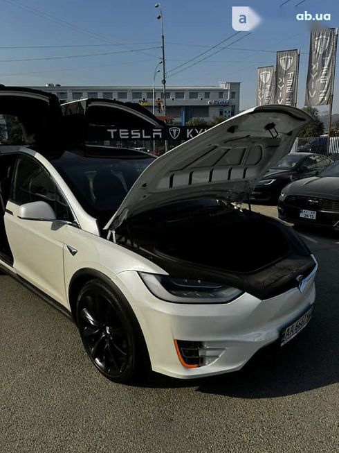 Tesla Model X 2019 - фото 23