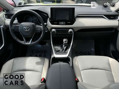 Toyota RAV4 2021 - фото 23