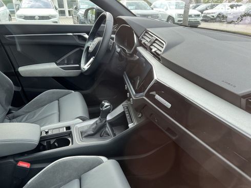 Audi Q3 2022 - фото 5