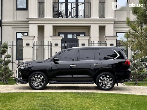 Lexus LX 2017 - фото 5