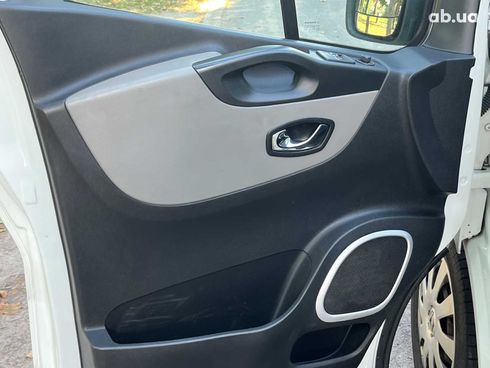 Renault Trafic 2018 белый - фото 49