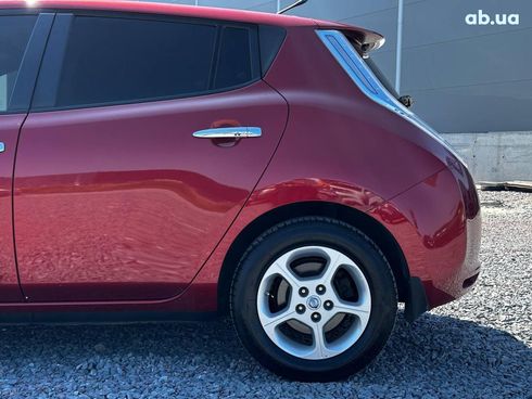 Nissan Leaf 2012 красный - фото 21
