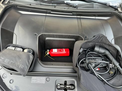 Zeekr 001 2021 красный - фото 33