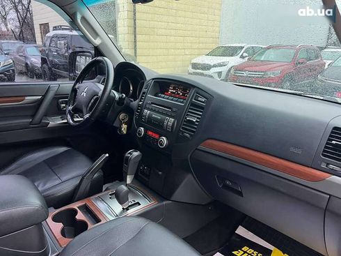 Mitsubishi Pajero Wagon 2012 - фото 22