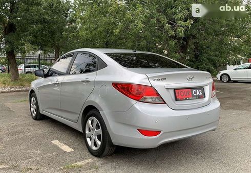 Hyundai Accent 2012 - фото 17