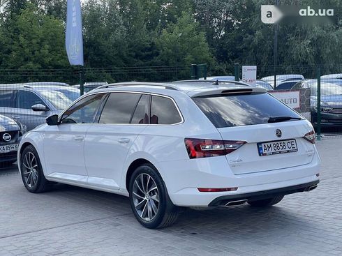 Skoda Superb 2017 - фото 22