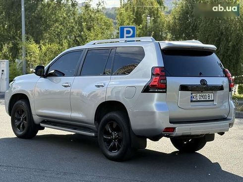 Toyota Land Cruiser Prado 2019 - фото 10