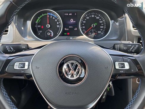 Volkswagen e-Golf 2019 - фото 25