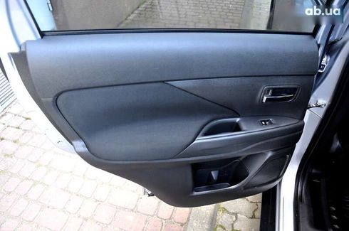 Mitsubishi Outlander 2016 - фото 18