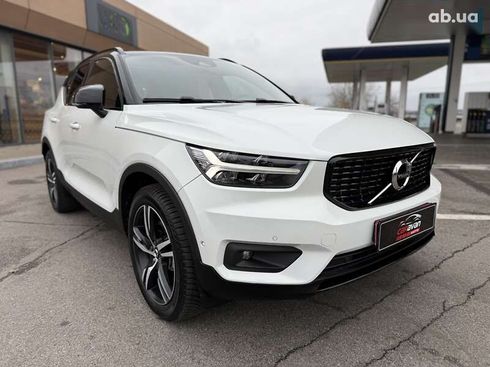 Volvo XC40 2019 - фото 17