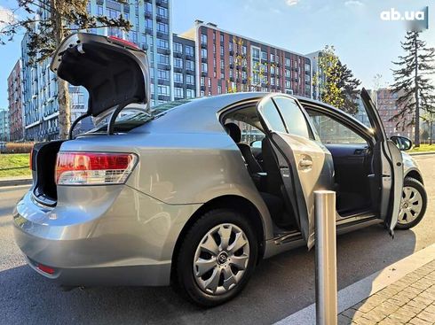 Toyota Avensis 2011 - фото 22