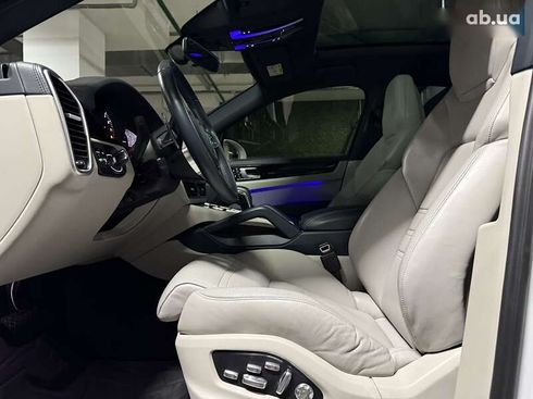 Porsche Cayenne Coupe 2019 - фото 29