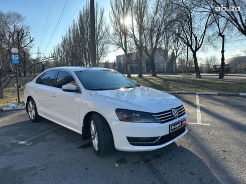 Volkswagen passat b7 2014 белый - фото 3