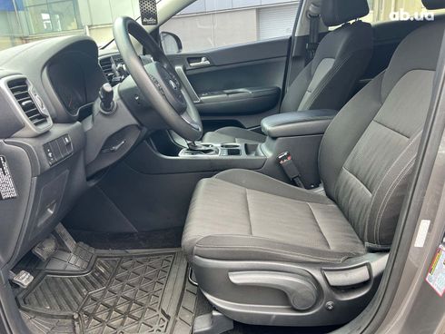 Kia Sportage 2018 серый - фото 30