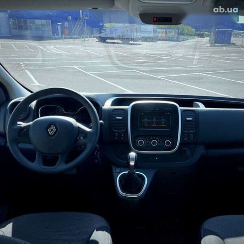 Renault Trafic 2021 - фото 20