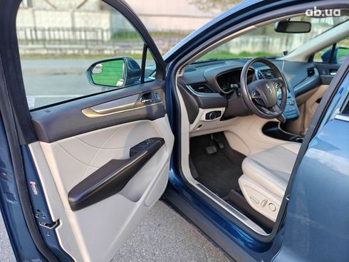 Lincoln MKC 2018 синий - фото 4