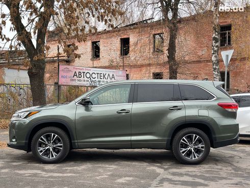 Toyota Highlander 2017 серый - фото 16