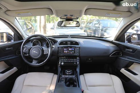 Jaguar XE 2016 - фото 12