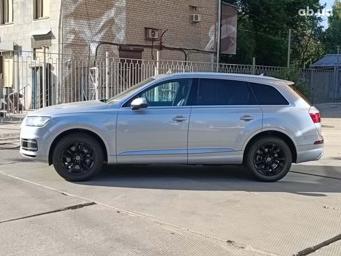 Audi Q7 2019 серый - фото 4