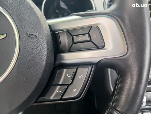 Ford Mustang 2019 красный - фото 18