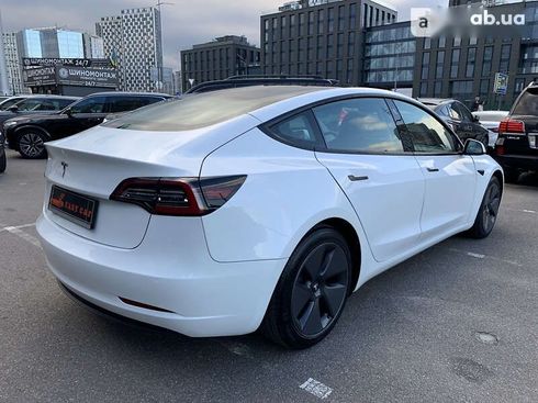 Tesla Model 3 2021 - фото 12