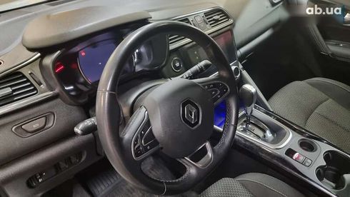 Renault Kadjar 2021 - фото 11