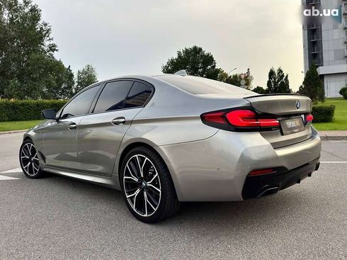 BMW 5 серия 2021 - фото 9