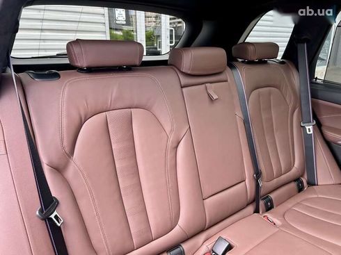 BMW X5 2021 - фото 19