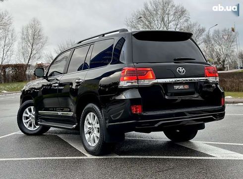 Toyota Land Cruiser 2017 - фото 10