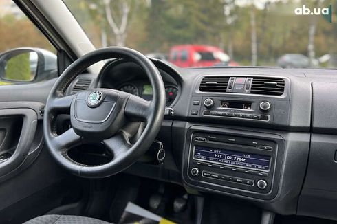 Skoda Fabia 2010 - фото 18