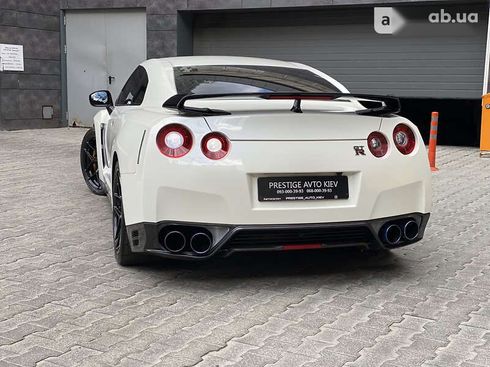 Nissan GT-R 2013 - фото 23