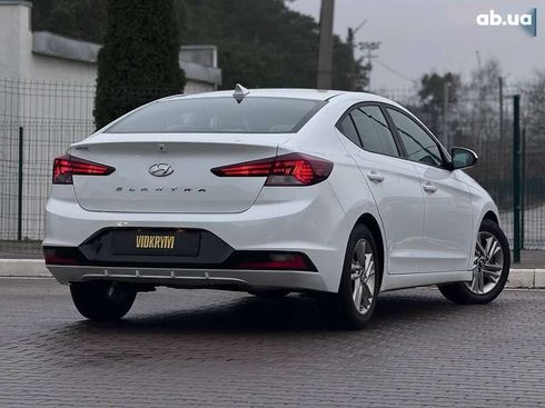 Hyundai Elantra 2019 - фото 8