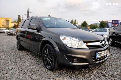 Opel Astra 2010 - фото 4