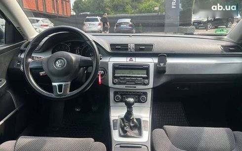 Volkswagen Passat 2010 - фото 13