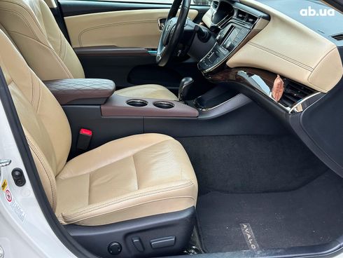 Toyota Avalon 2013 белый - фото 26