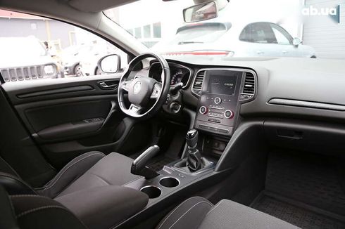 Renault Megane 2016 - фото 13