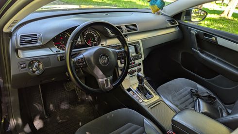 Volkswagen Passat 2012 черный - фото 6