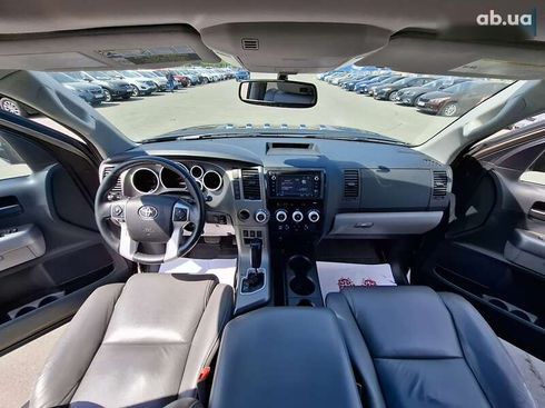 Toyota Sequoia 2016 - фото 14
