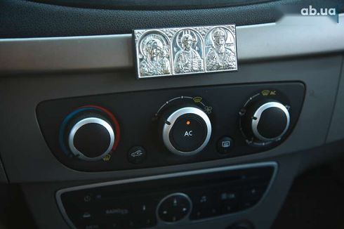 Renault Megane 2011 - фото 16