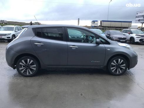 Nissan Leaf 2015 серый - фото 12