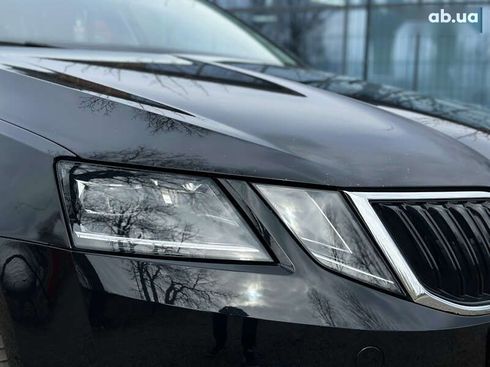 Skoda Octavia 2018 - фото 11
